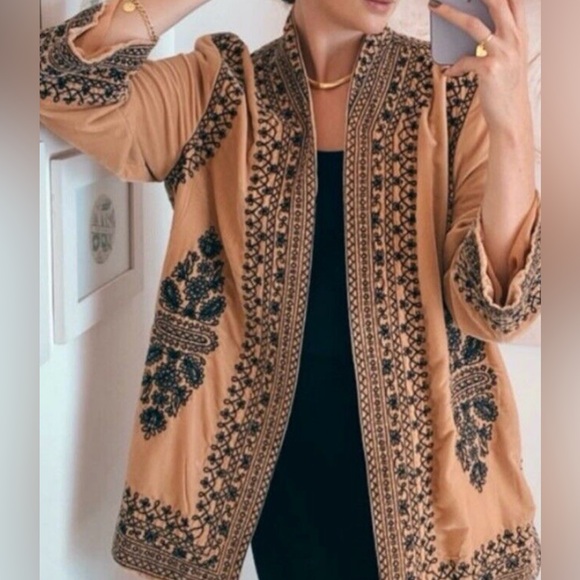 ZARA Beautiful Velvet Satin Embroidered Kimono Style Cardigan Coat Like New XS - Picture 2 of 12